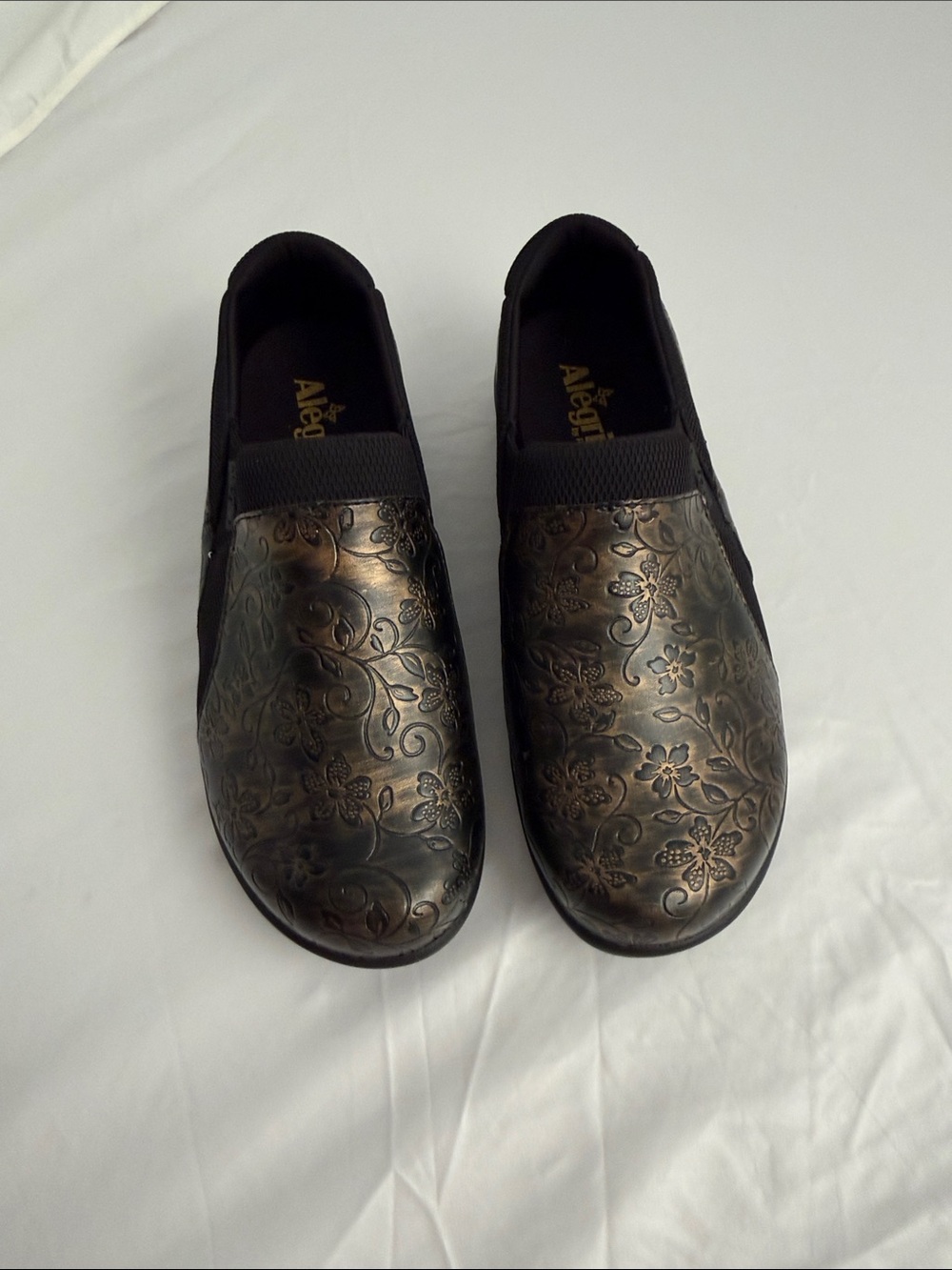 Alegria Ducette Bronze Black Swell nursing shoes